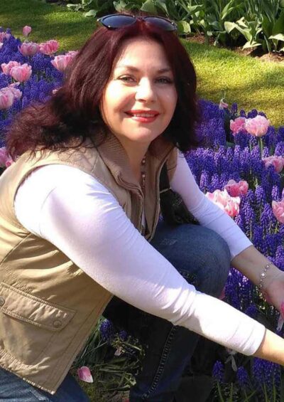Elena, 46