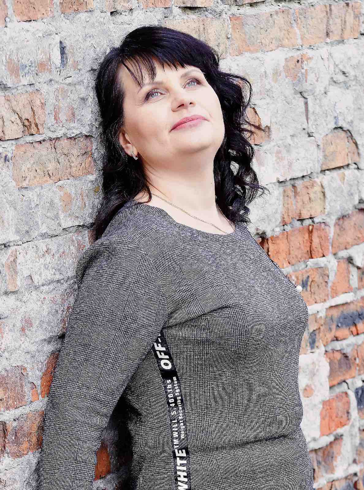 Yulia, 48