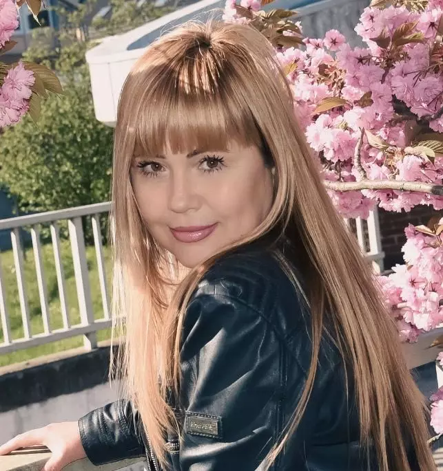 Viktoria D, 50
