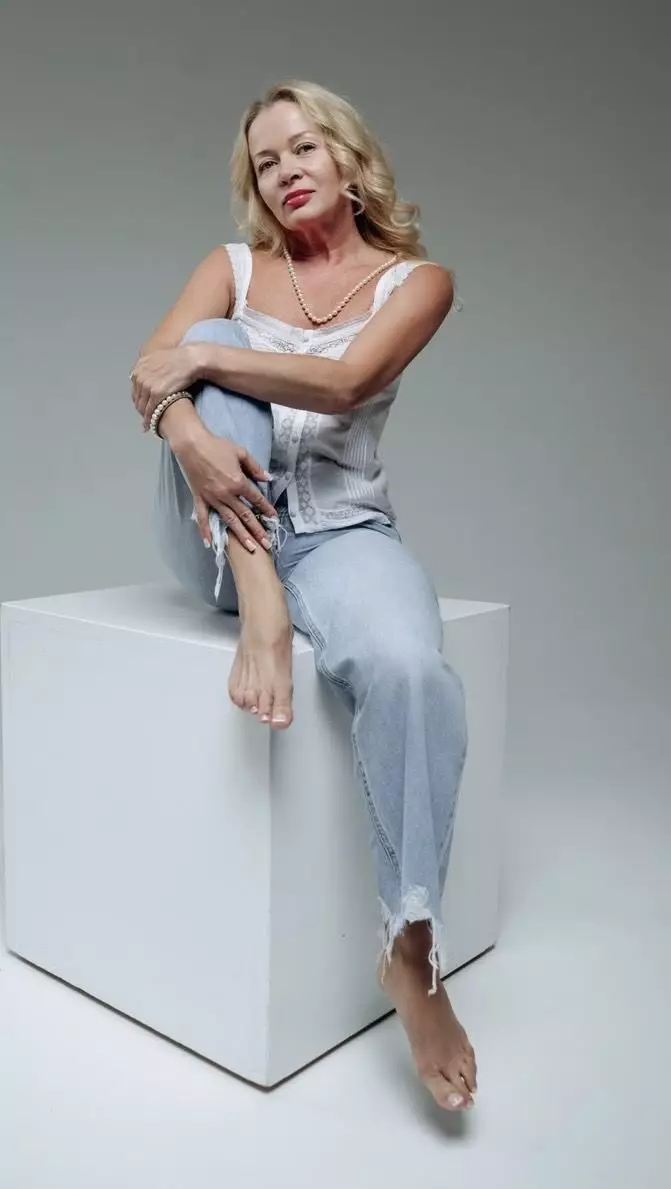 Alla, 54