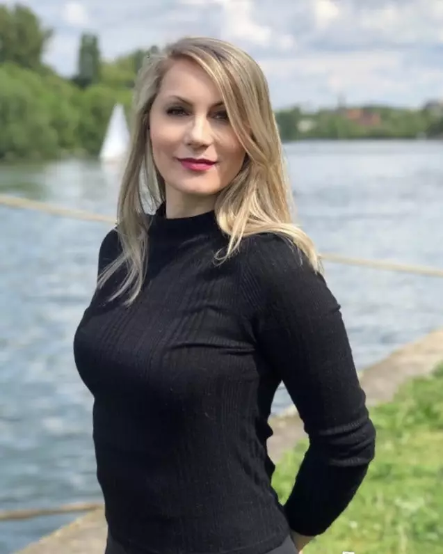 Elena, 49