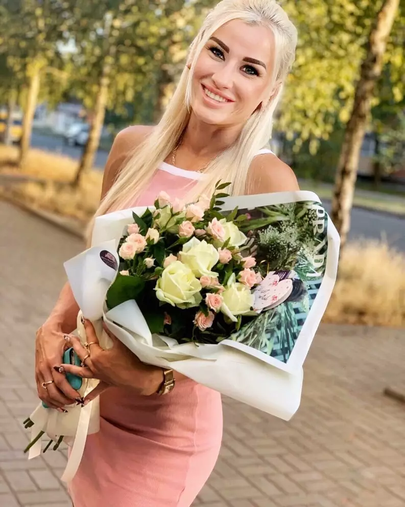 Viktoria S, 36