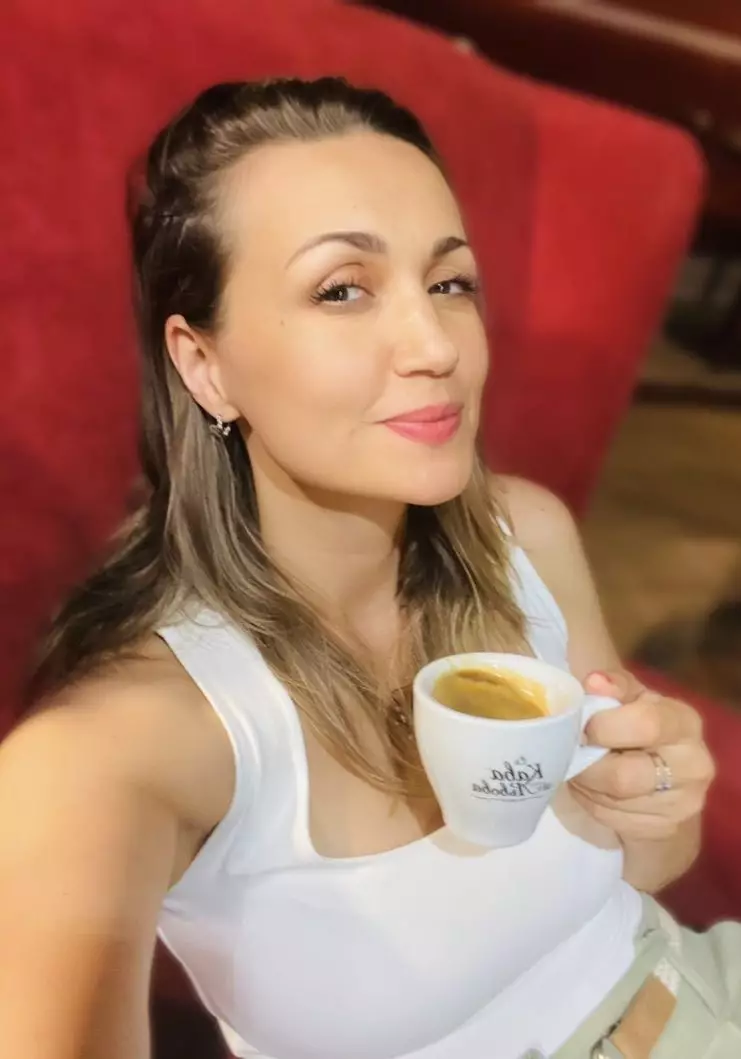 Nataliia, 40