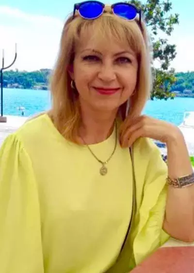 Irina, 48: Hübsche russische Frau in Deutschland