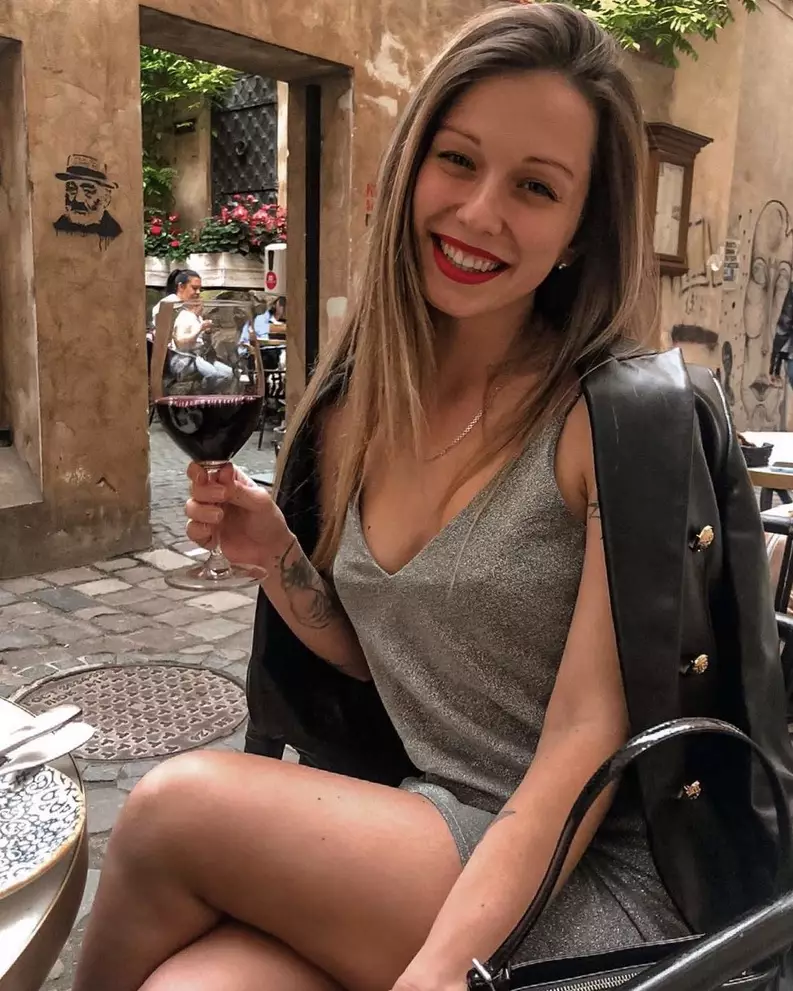 ILana, 28