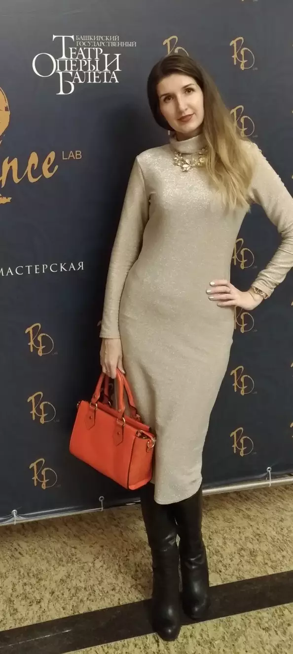 Alena, 37