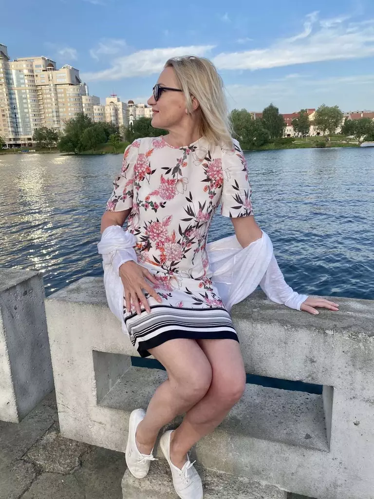 Natalia, 54