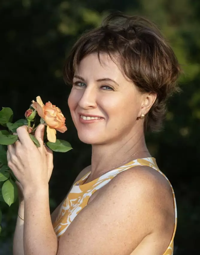 Yaroslava, 51