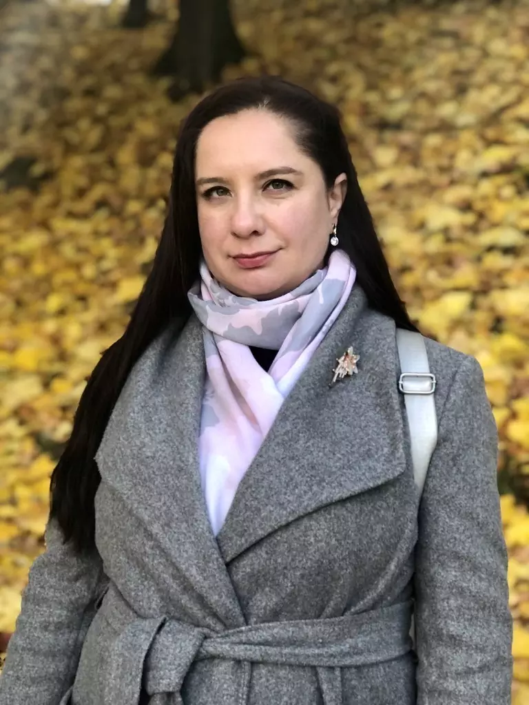 Ekaterina, 40