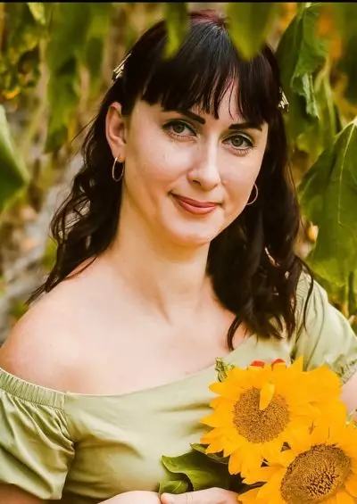 Nadya, 37 aus der Ukraine ist auf Partnersuche bei "Dein Glücksfall"