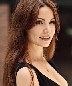 Valentyna, 35 aus der Ukraine ist auf Partnersuche bei "Dein Glücksfall"