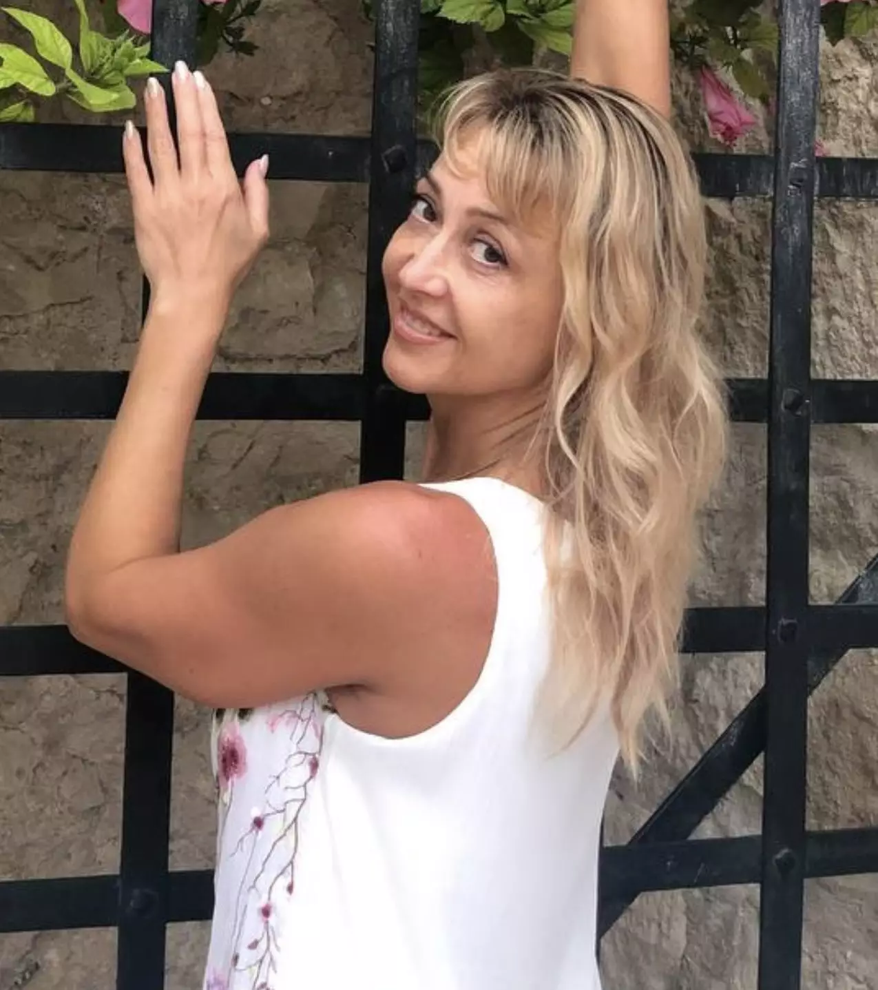 Nadiia, 52