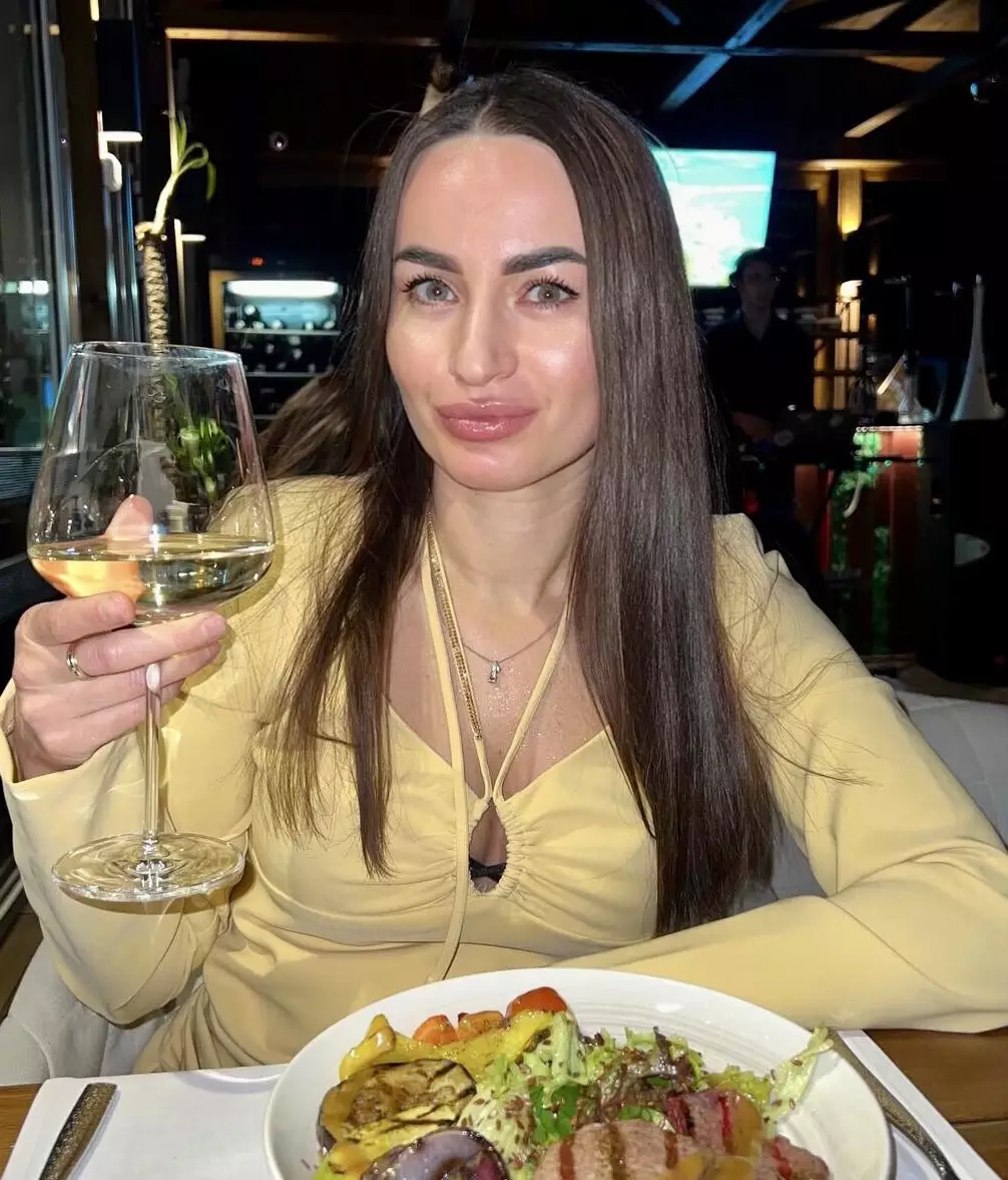Olga B, 43