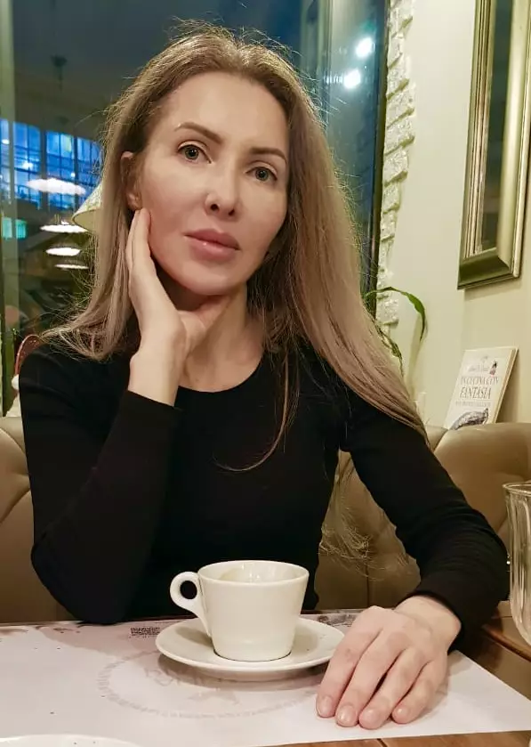 Yuliia, 43