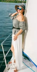 Eleonora, 53 Partnervermittlung: Sie sucht einen Mann für eine feste Beziehung