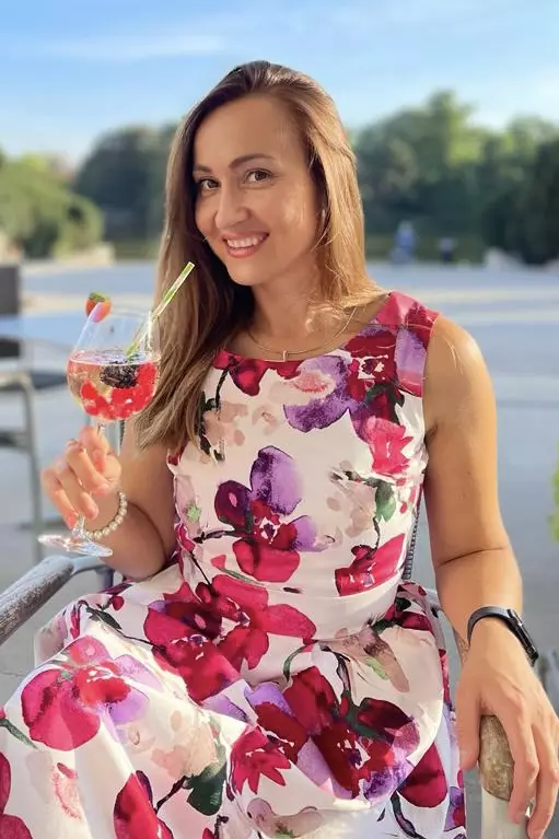 Oksana H, 39