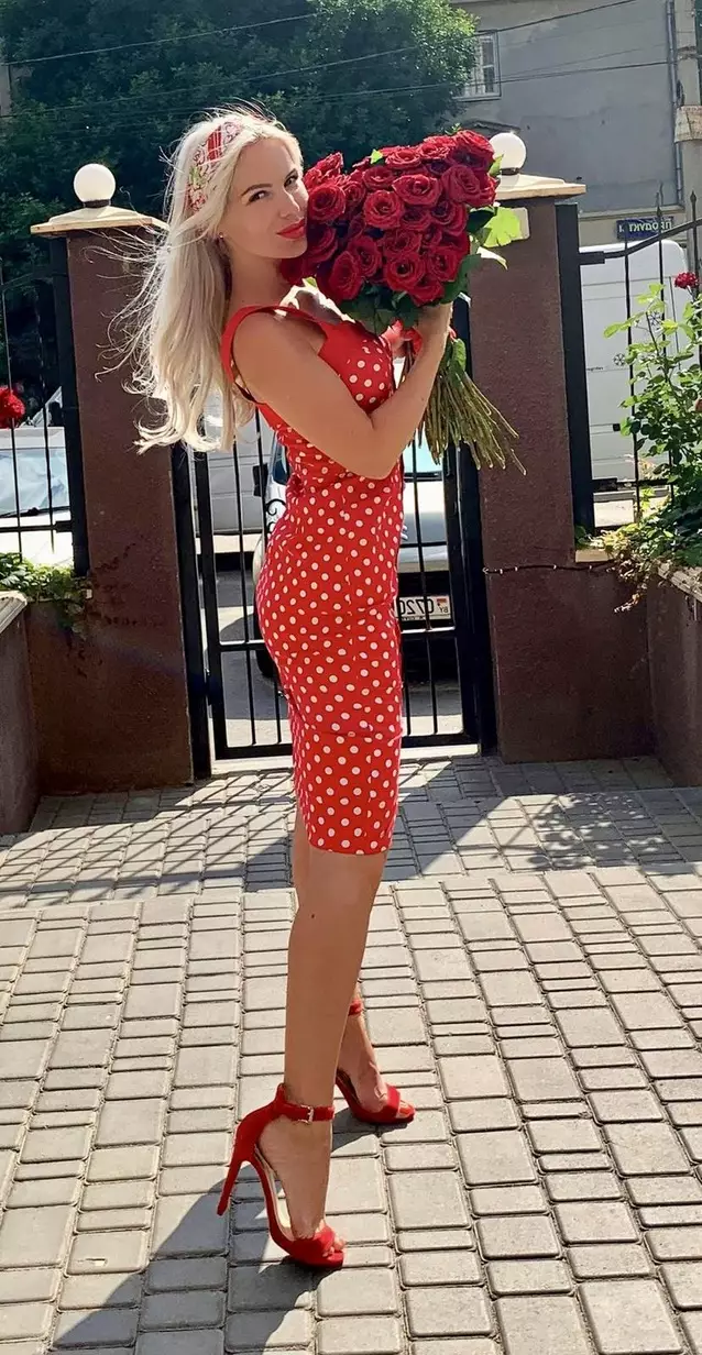 Ekaterina, 37