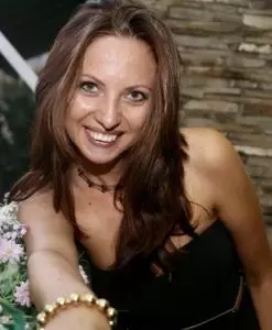 Sie sucht Ihn: Irina T, 34 sucht einen Mann fürs Leben