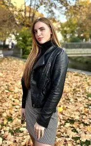 Partnervermittlung "Dein Glücksfall" in Deutschland: Elena, 26 sucht einen Mann für die Zukunft