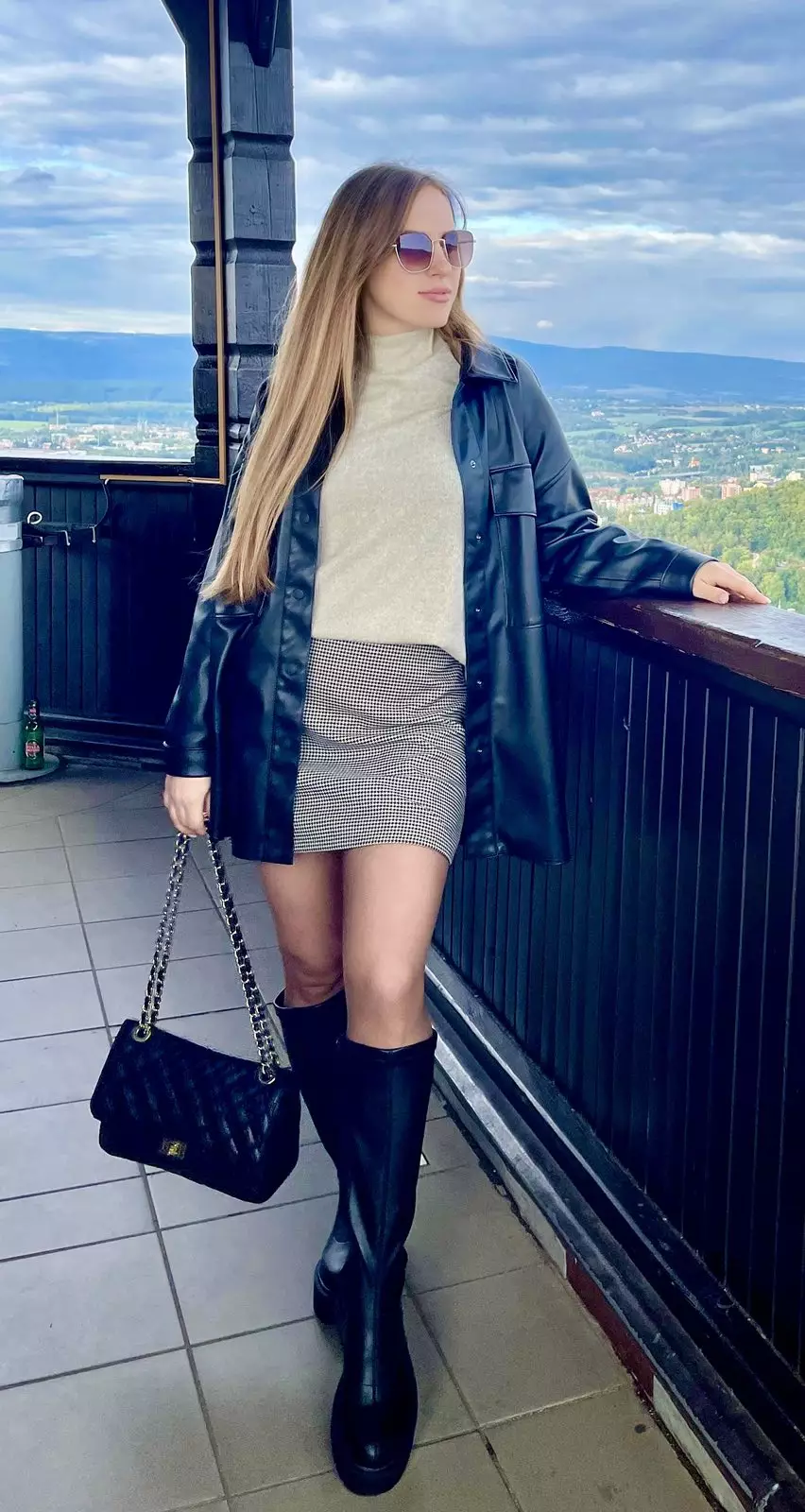 Elena, 26