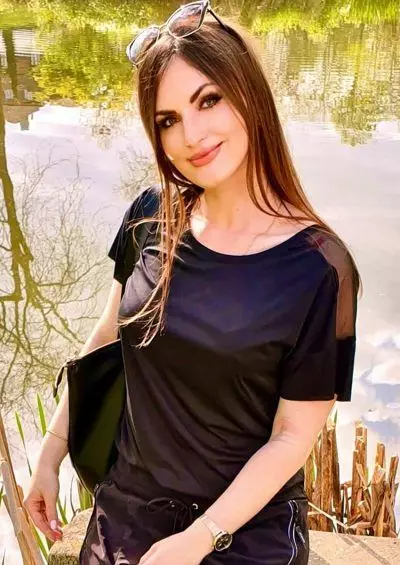 Yevgeniya, 35 Partnervermittlung sie sucht ihn