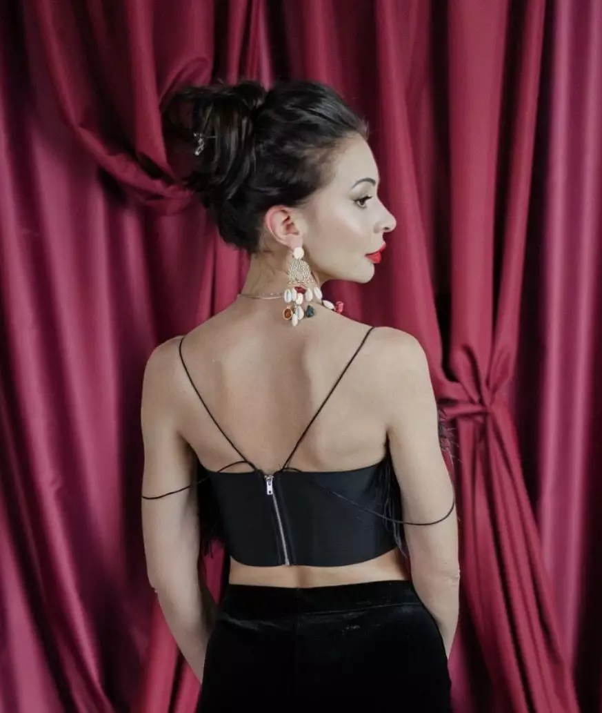 Yulia, 32