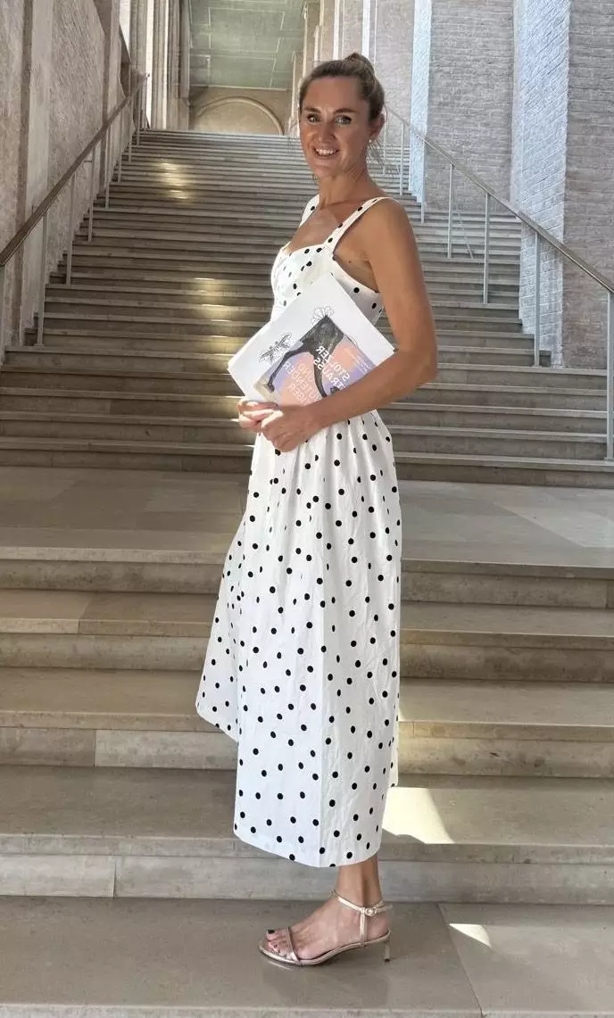 Olga, 43