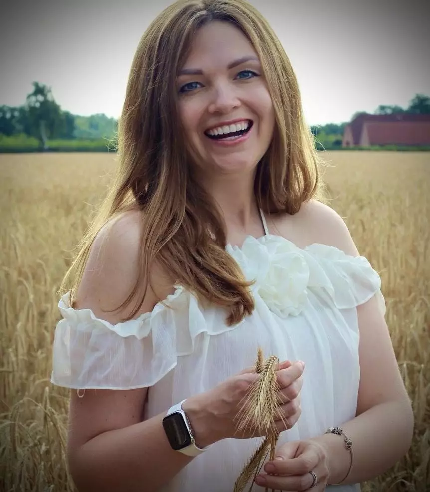 Olga, 32