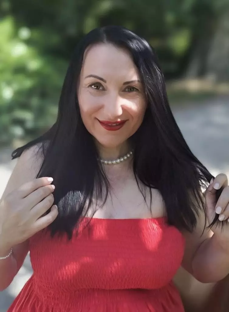 Natalia, 47