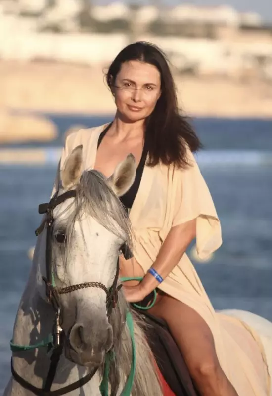 Inna, 46