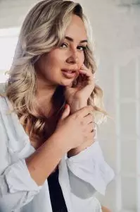 Karina, 33 VIP Partnersuche seriöse