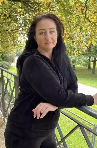 Elena B, 45