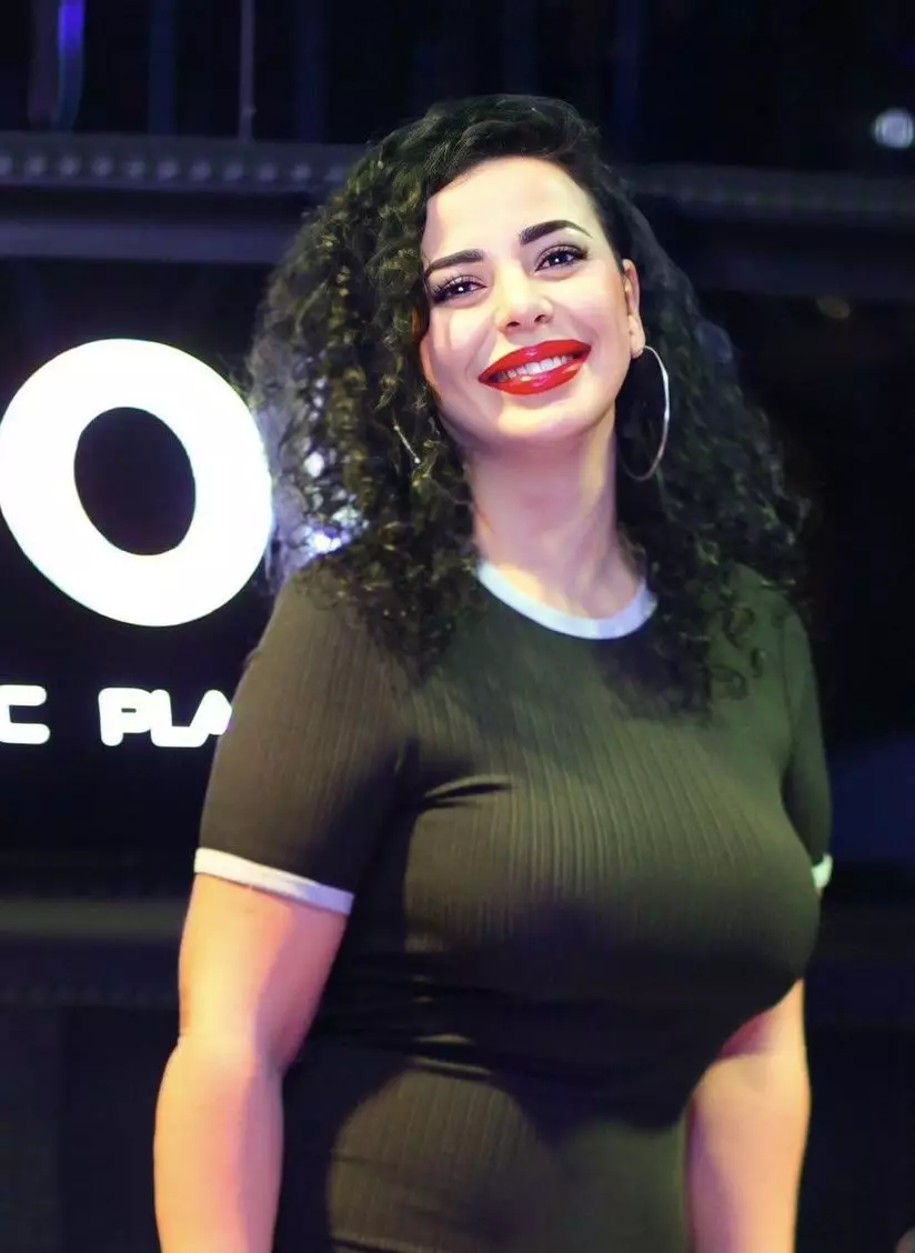 Maria, 37