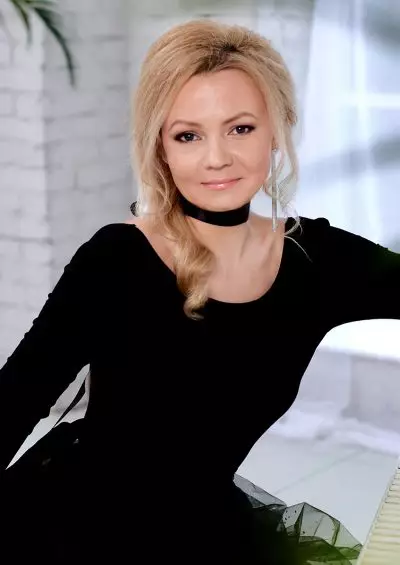 Elena, 47 Ukraine Partnerin