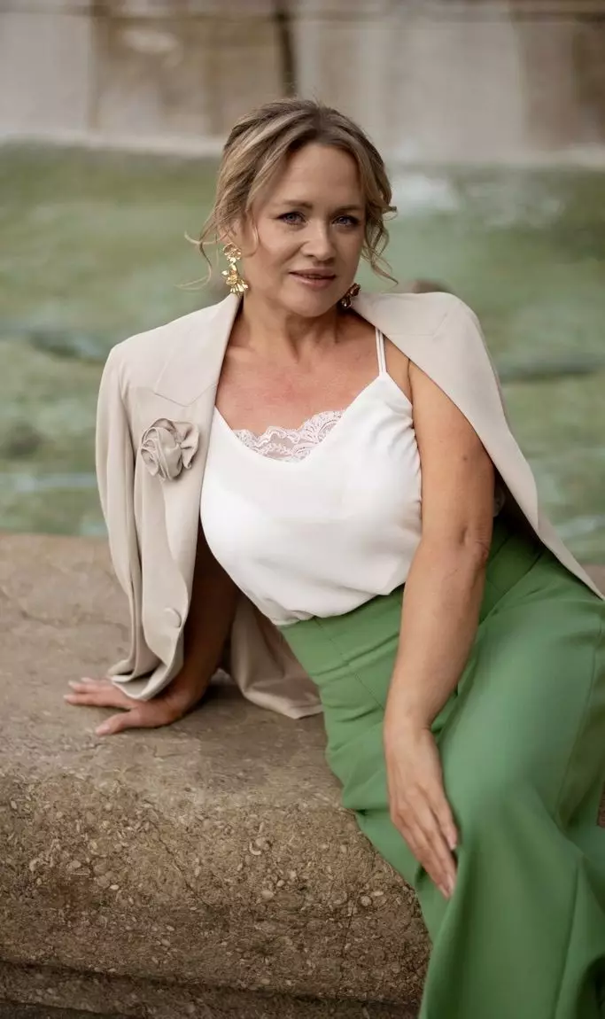 Tatiana P, 44