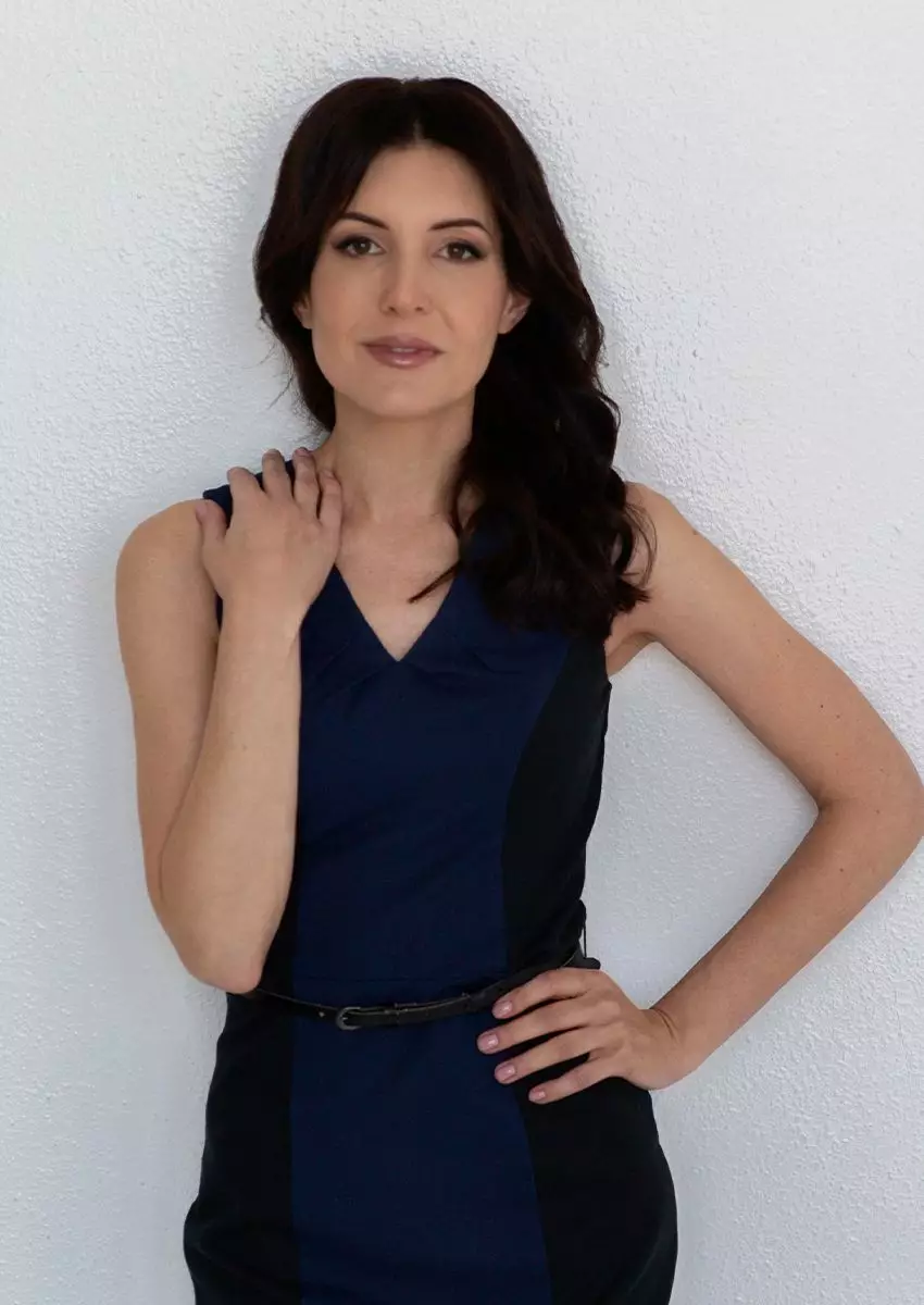 Nataliia, 42