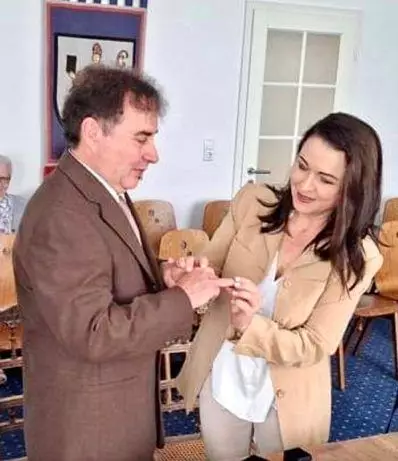 Liebe Tetiana, vielen herzlichen Dank über deine Arbeit, bist du einfach fantastisch und deine Unterstützung ist sehr wichtig Danke dir,ich hab getroffen meine Träume. Wir haben im  August 2023 geheiratet. Wir sind zusammen und sehr glücklich!