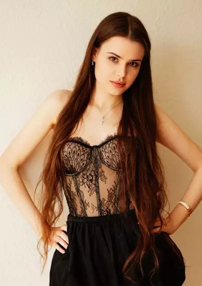 Valeriia, 23 Partnersuche Frauen ab 20