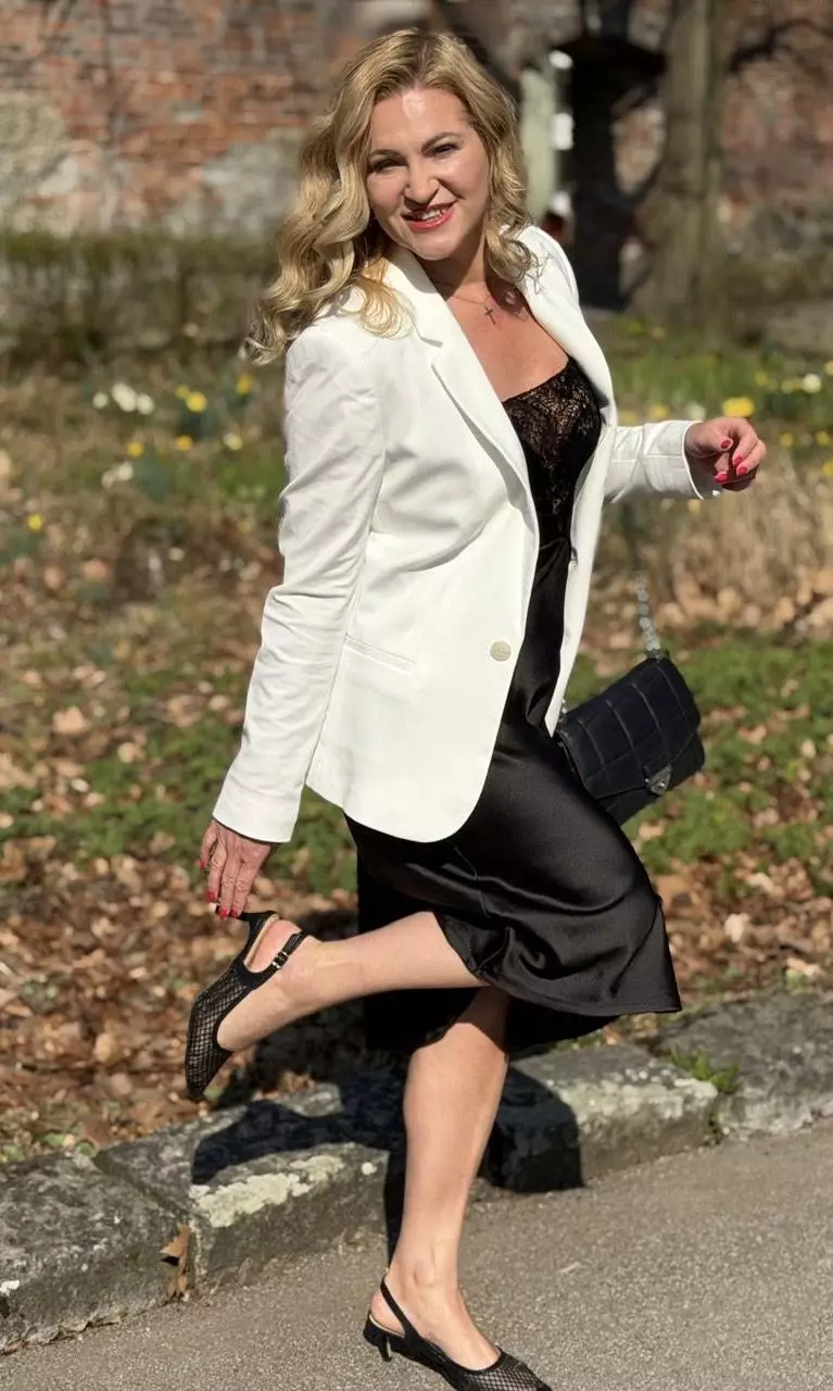 Nataliia, 42