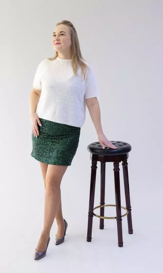 Valentyna, 43