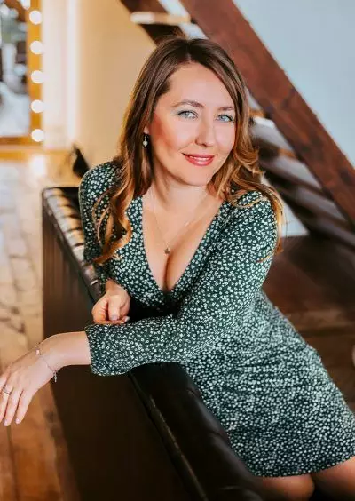 Olga, 44 Frauen suchen einen Mann