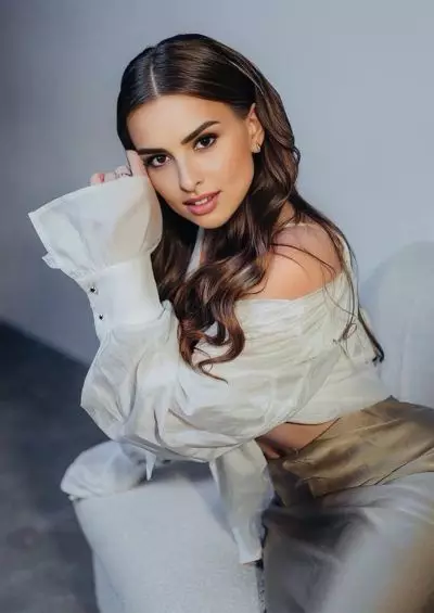 Karina, 31 ukrainische hübsche Frauen in Deutschland Katalog 30+