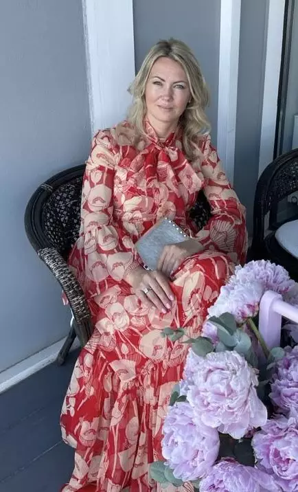 Tatyana, 48
