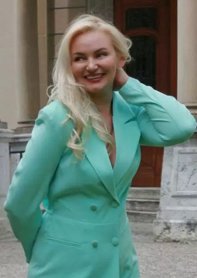 Alvina, 45 Partnervermittlung
