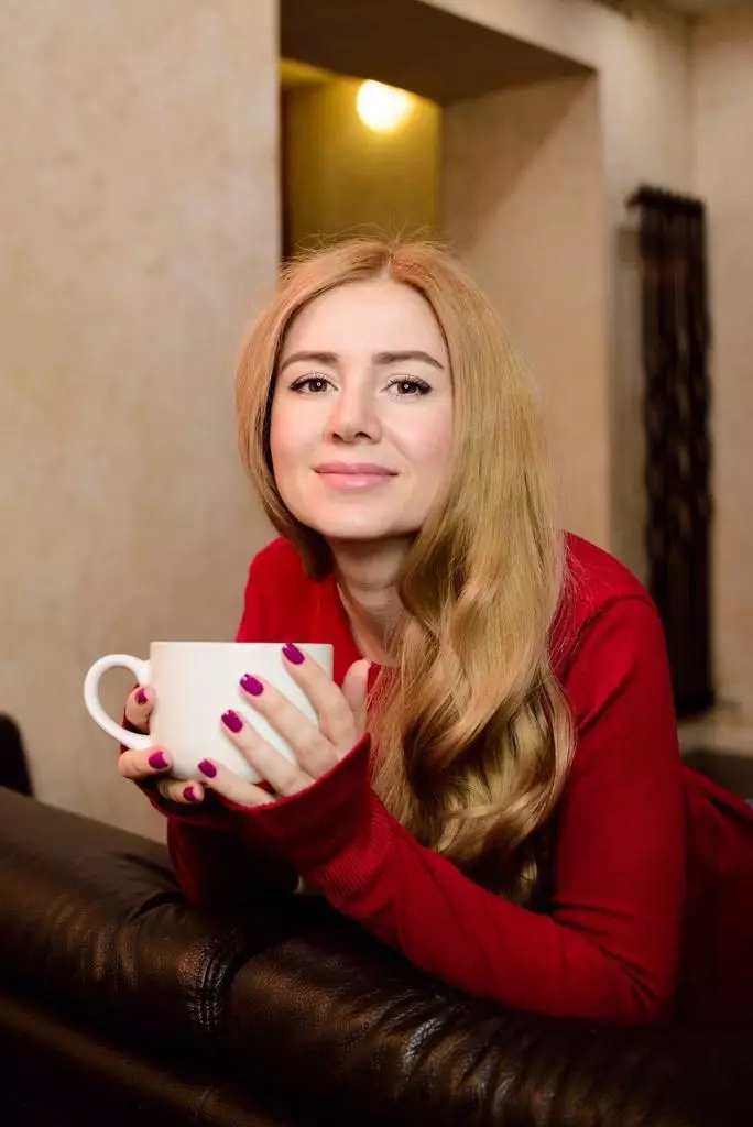 Irina, 44