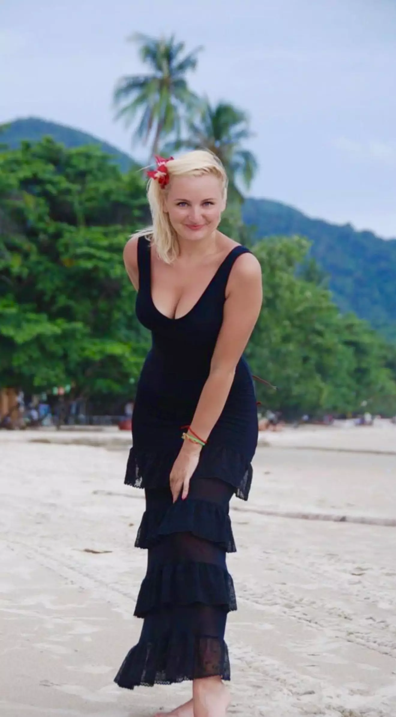 Alvina, 45