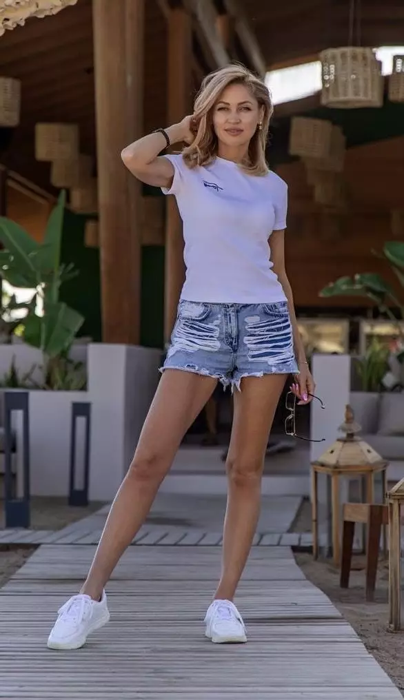 Tetiana, 39