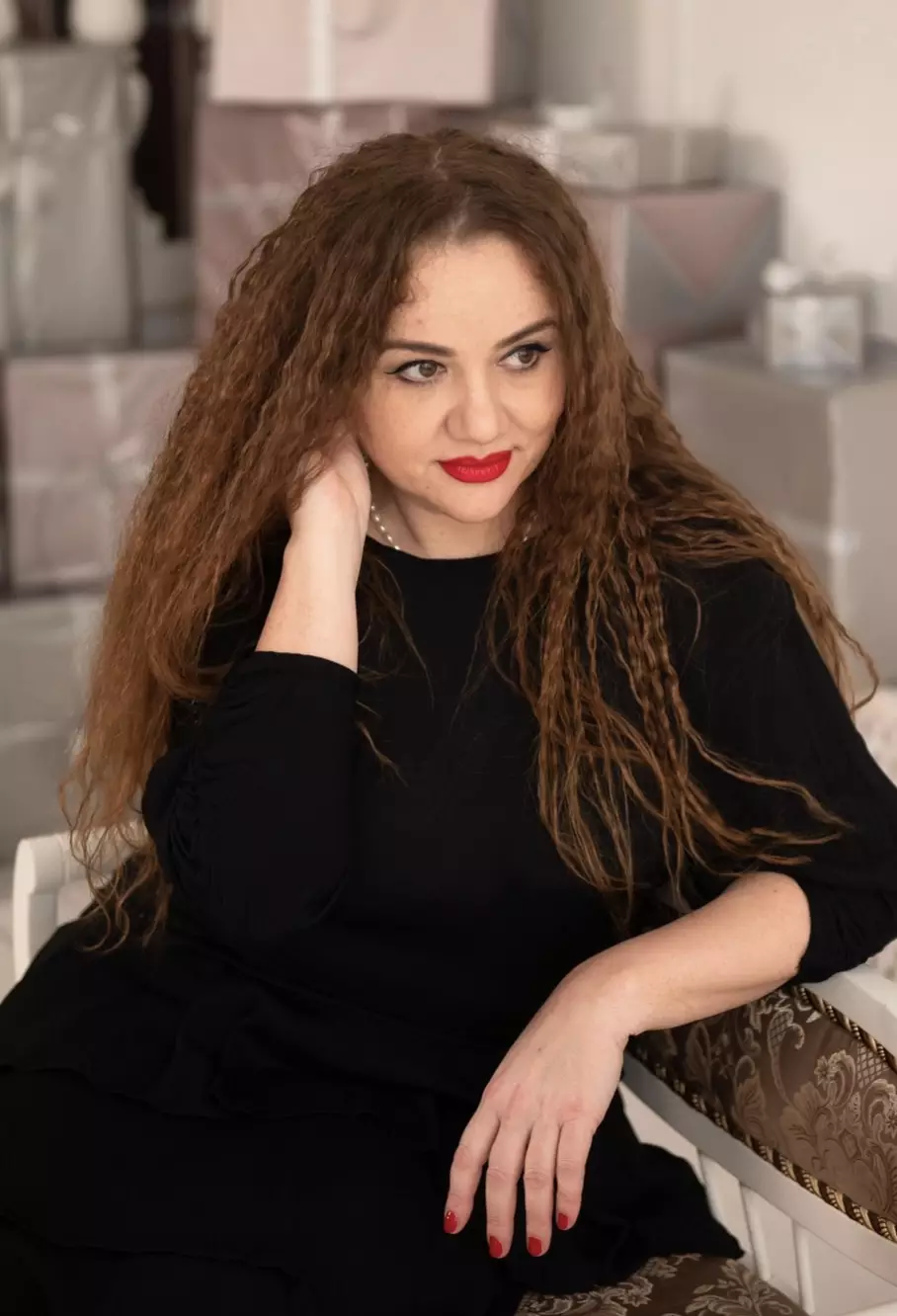 Svitlana, 44