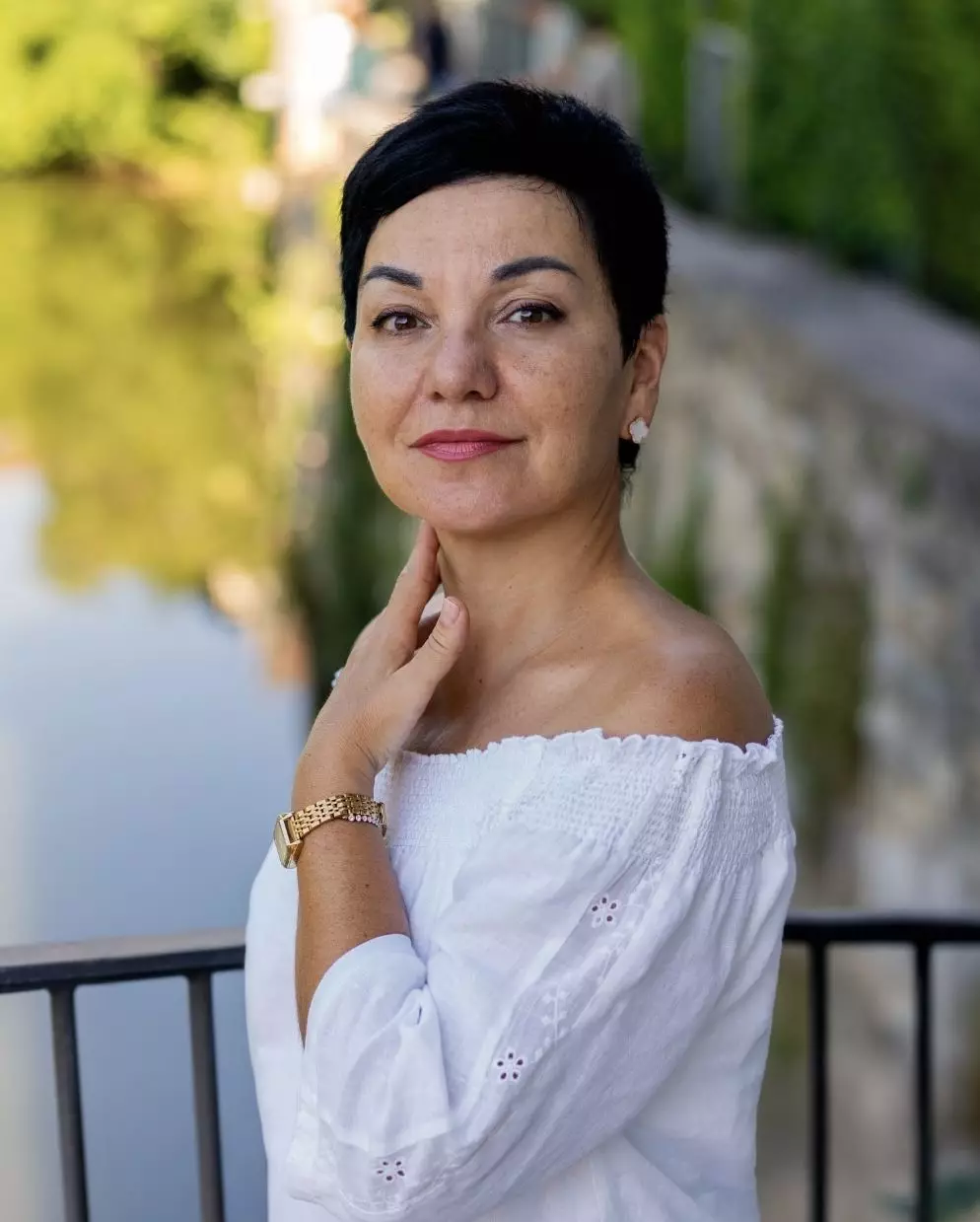 Natalia, 49