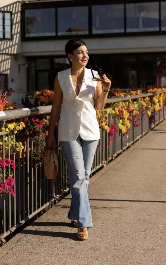 Natalia, 49
